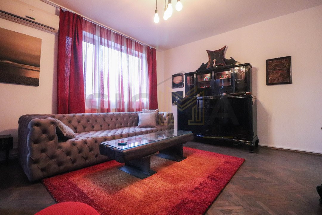 Apartament cu 3 camere in parcul central cu parcare!