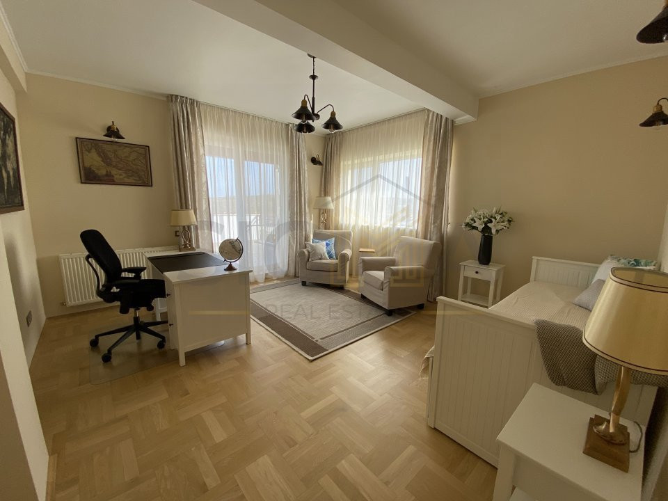 Apartment cu 3 camere si terasa in Borhanci!