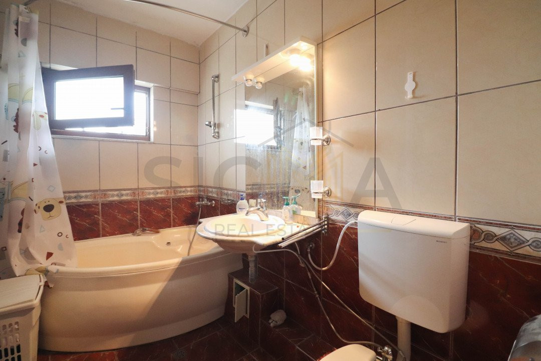 Apartament cu 3 camere de vanzare in Gheorgheni!