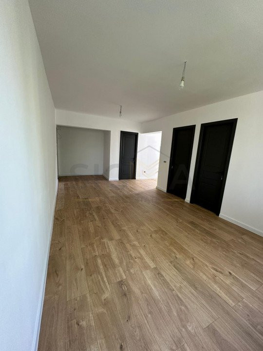 Apartament cu 3 camere de vanzare in Plopilor!