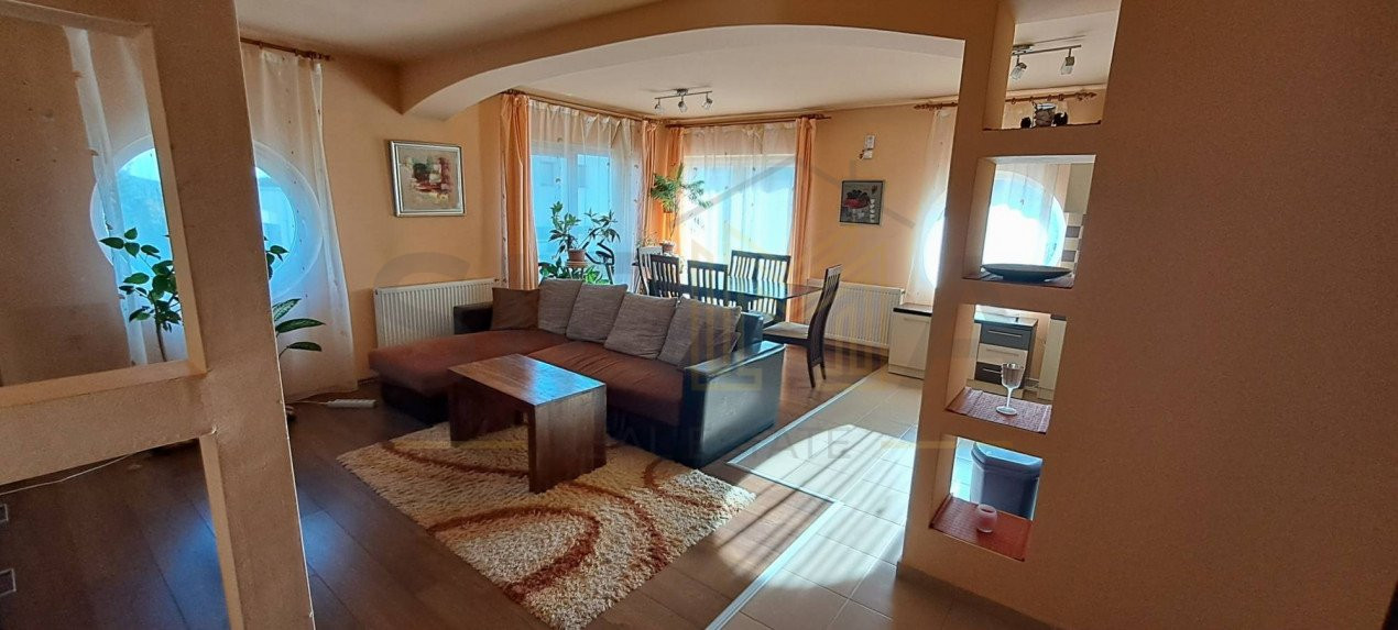 Apartament cu 3 camere de vanzare in Buna Ziua!