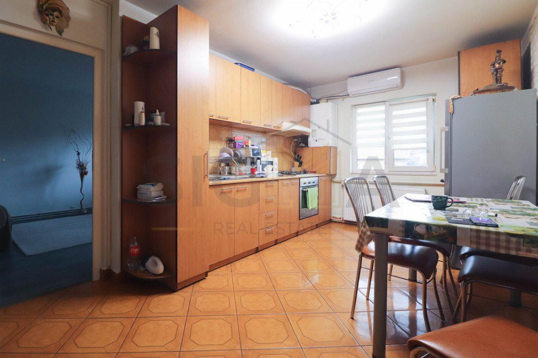 Apartament cu 3 camere, etaj intermediar, cartier Intre Lacuri!