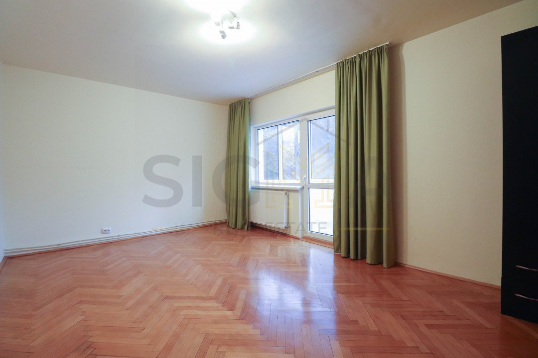 Apartament cu 4 camere, etaj 1, Plopilor!