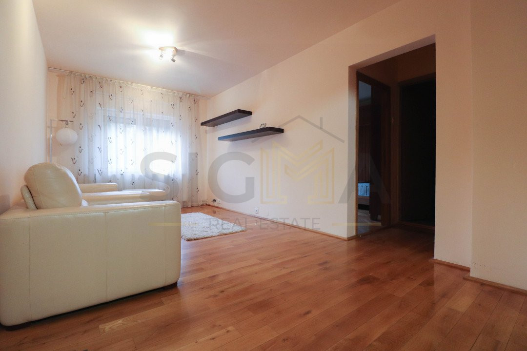 Apartament cu 4 camere, etaj 1, Plopilor!