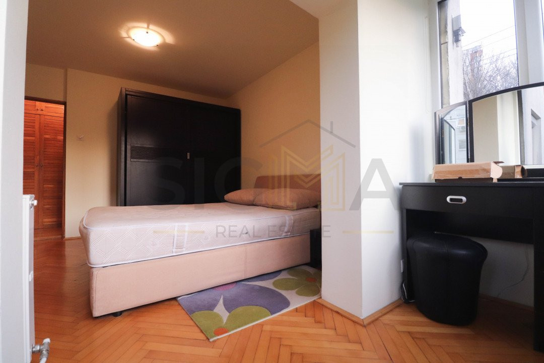 Apartament cu 4 camere, etaj 1, Plopilor!