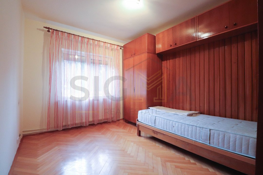 Apartament cu 4 camere, etaj 1, Plopilor!