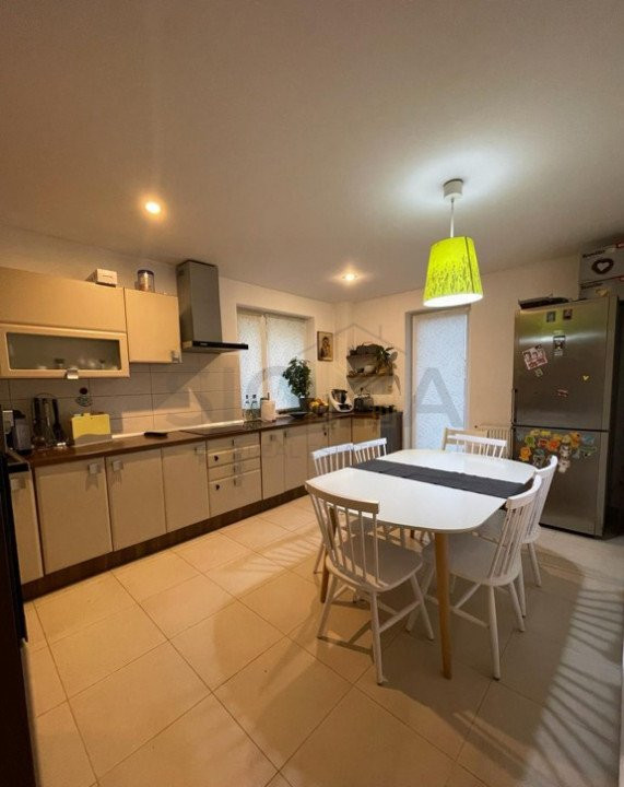 Apartament cu 3 camere de vanzare in Manastur!