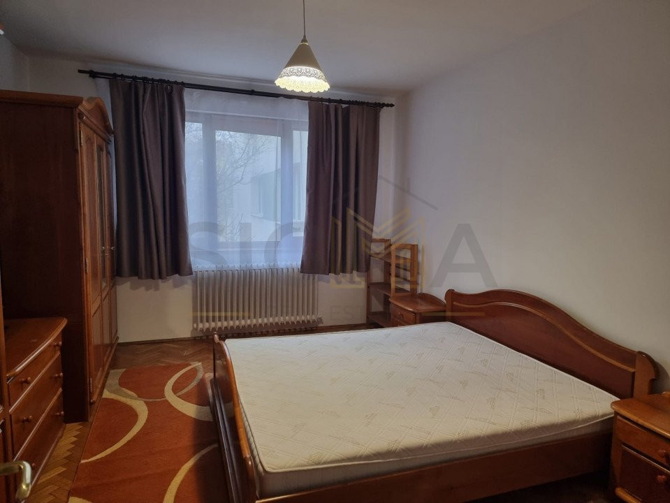 Apartament cu trei camere de inchiriat in Plopilor!