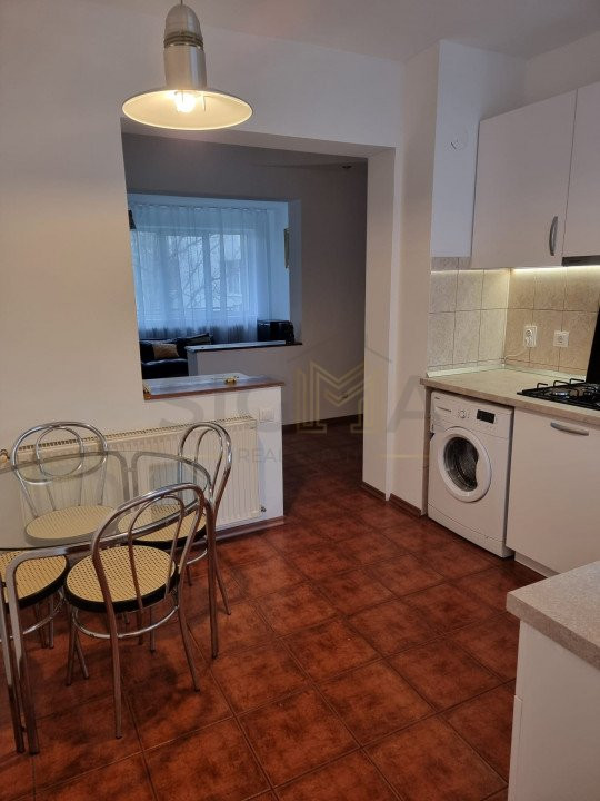 Apartament cu trei camere de inchiriat in Plopilor!