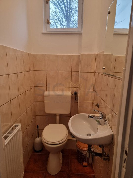 Apartament cu trei camere de inchiriat in Plopilor!