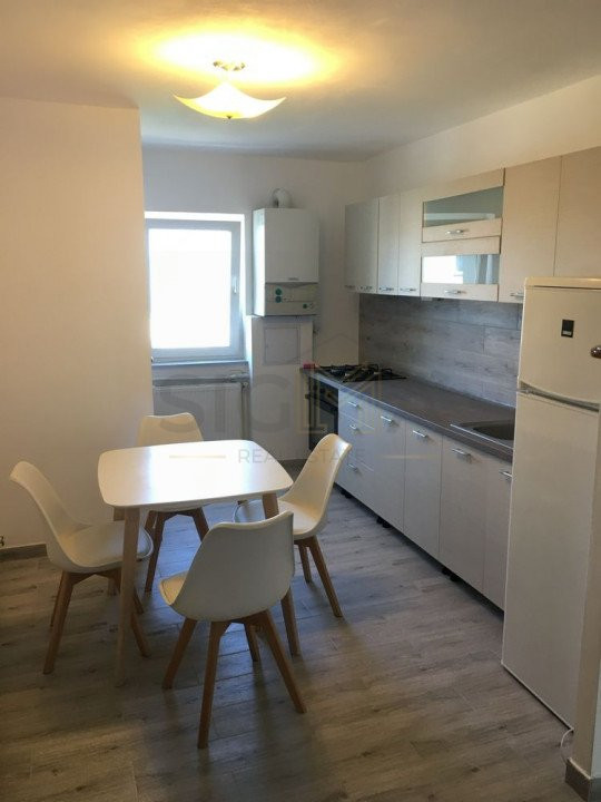 Apartament cu trei camere in zona Zorilor!