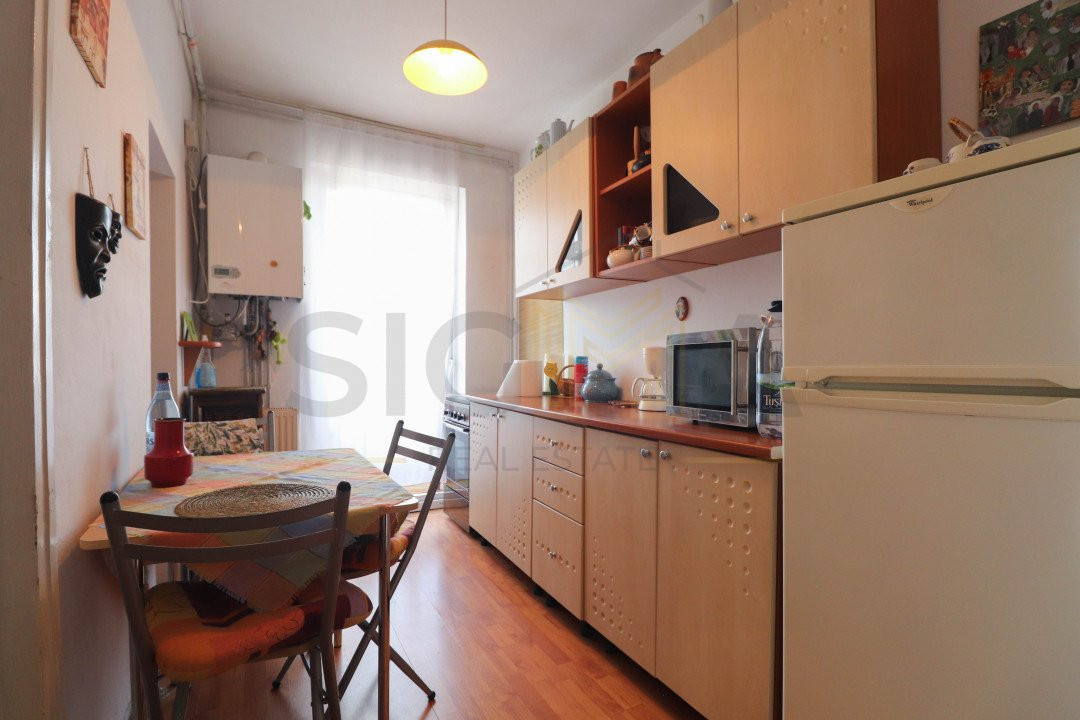 Apartament cu 2 camere de vanzare in zona parcul Feroviarilor!