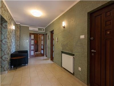 Apartament spatios cu 4 camere in Gruia