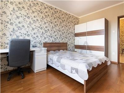 Apartament spatios cu 4 camere in Gruia