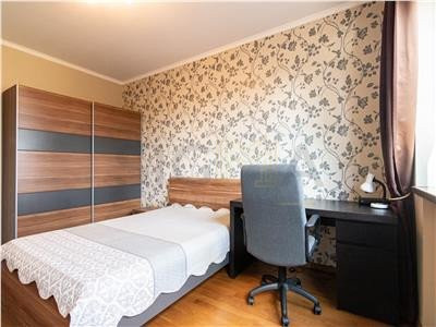 Apartament spatios cu 4 camere in Gruia