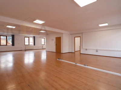 Spatiu pentru birou de inchiriat in zona centrala!