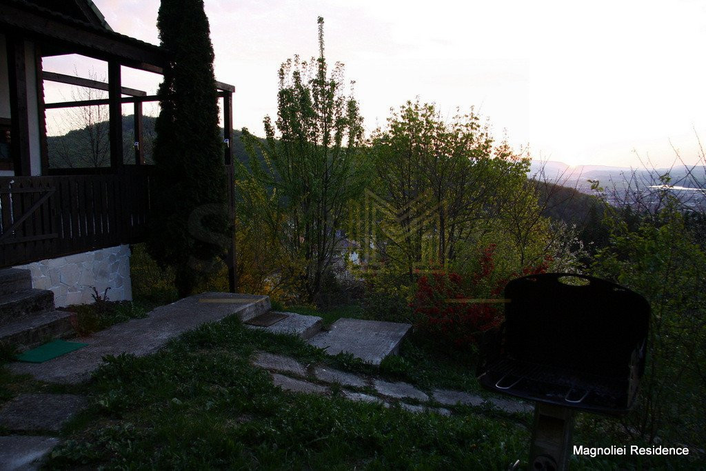 Casa tip Vila cu piscina, in zona Vivo