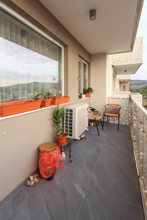 Apartament 3 camere, 72mp, zona Vivo!