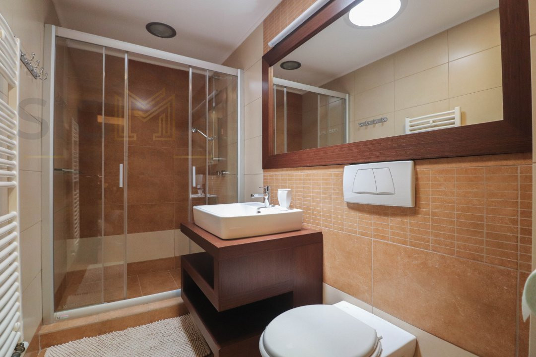 Casa de inchiriat cu garaj in Borhanci!