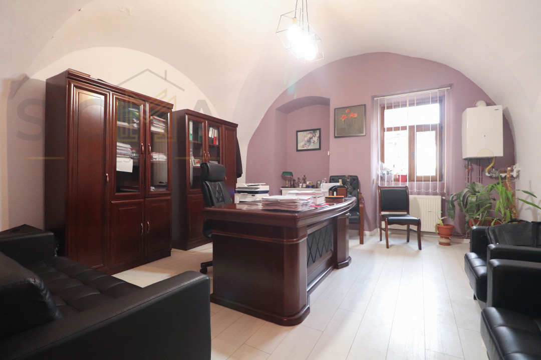 Spatiu pentru birou de inchiriat, str Eroilor!