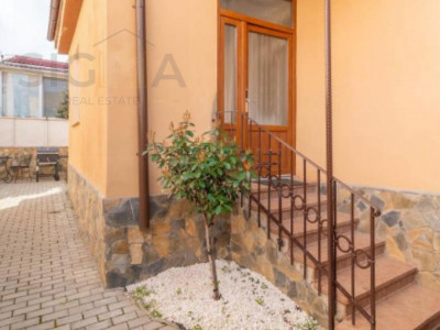 Casa individuala de inchiriat, Parcul N. Balcescu, Central!