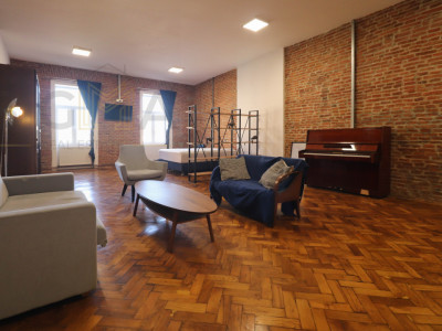 Spatiu pentru birou de inchiriat in zona ultracentrala!