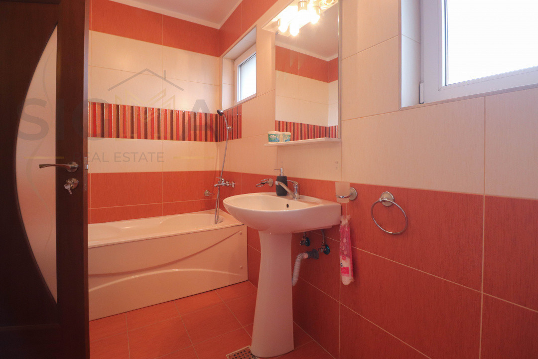 Apartament 3 camere, garaj individual, curte proprie, casa Radio!