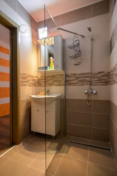 Apartament 3 camere imobil 2018 zona FSEGA