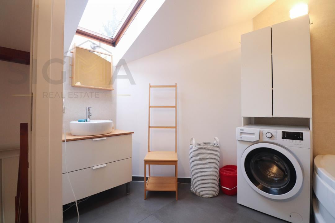 Apartament cochet la casa, parcare, zona semicentrala!