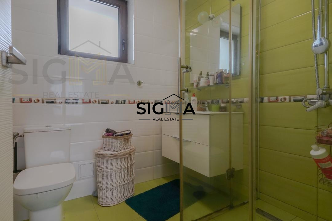 Casa cuplata, Borhnaci, finisata, 5 camere la cheie!