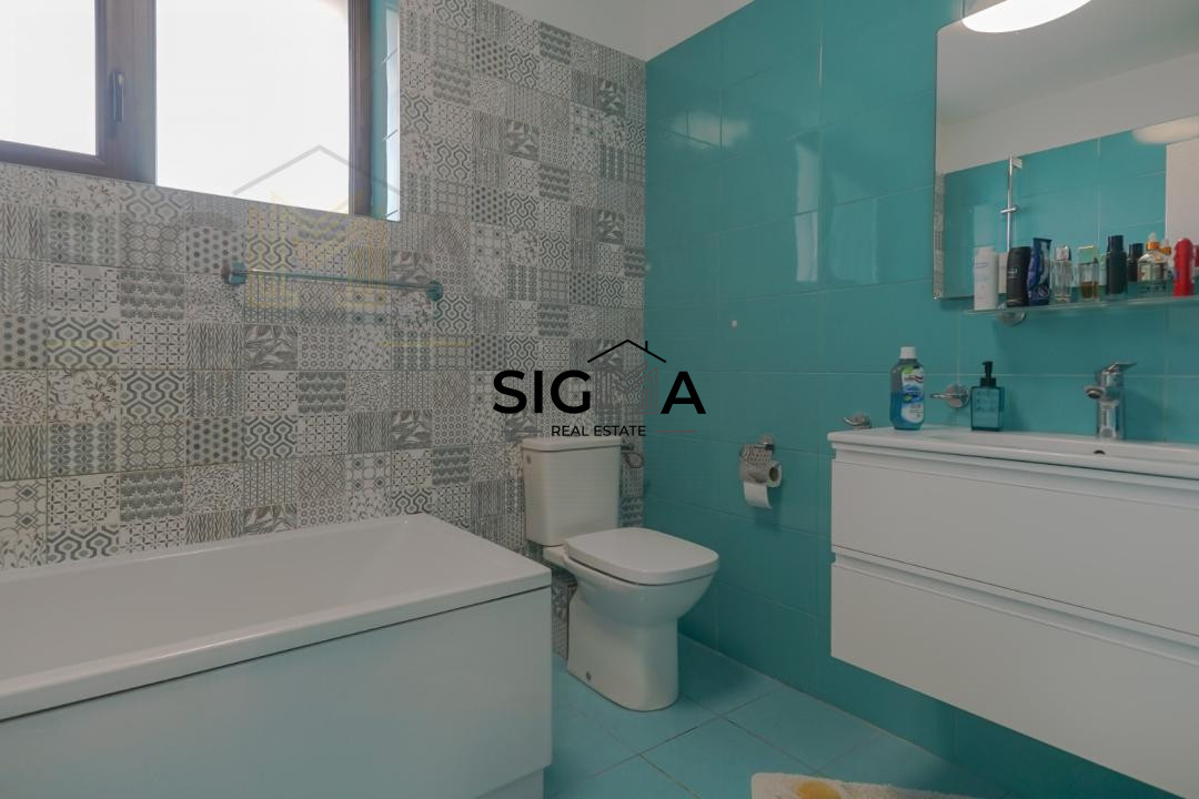 Casa cuplata, Borhnaci, finisata, 5 camere la cheie!