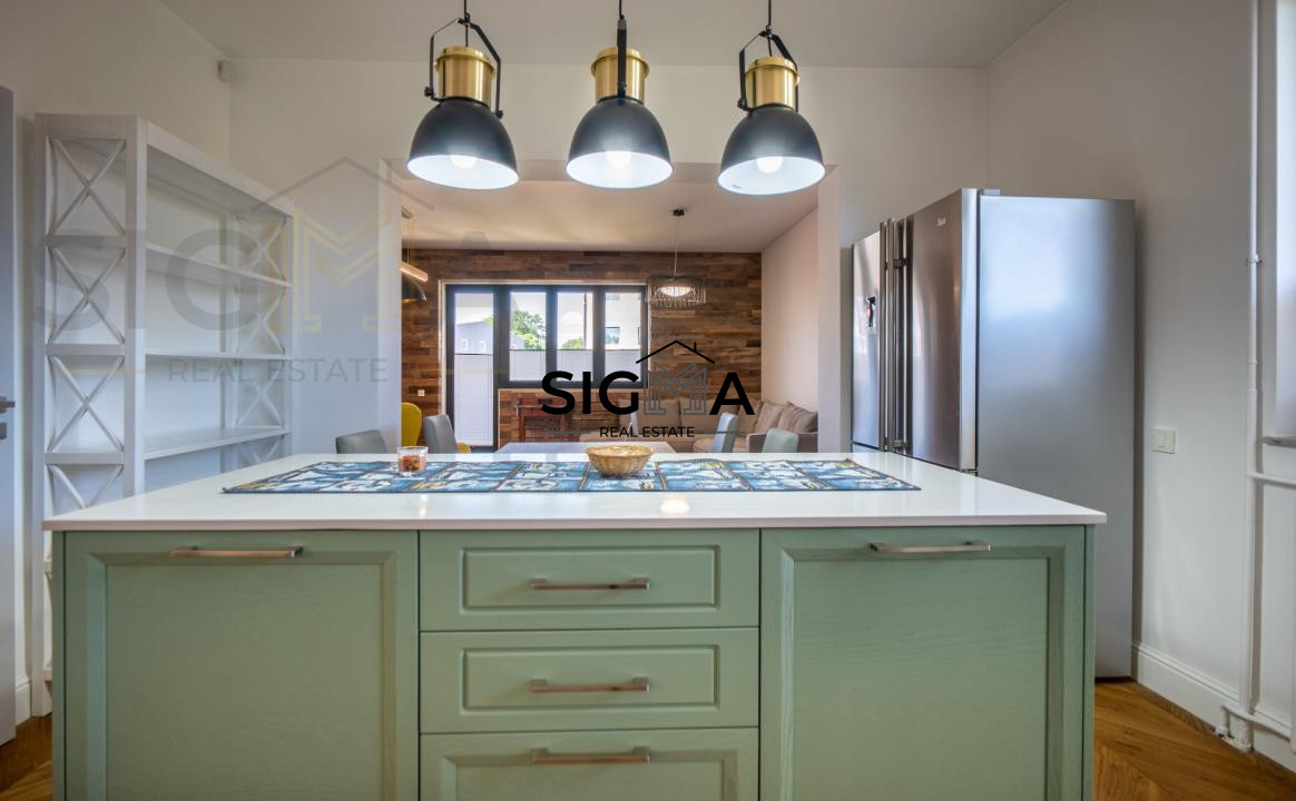 Apartament central, 4 camere, 146 mp, langa UMF si Casa de Cultura a Studentilor