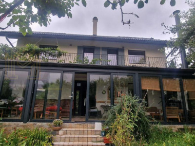 Casa premium de inchiriat in Faget – 5 camere, 250 mp utili, teren 900 mp