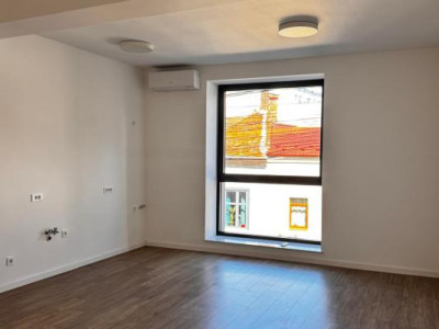 Spatiu elegant pentru birou in zona semicentrala!