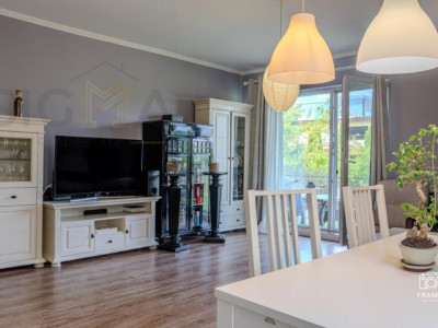 Apartament cu 3 camere si terasa mare in Buna Ziua