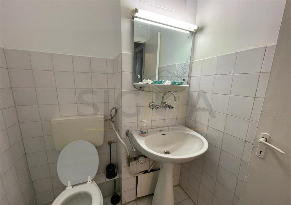 Apartament cu 3 camere de vanzare in Plopilor!